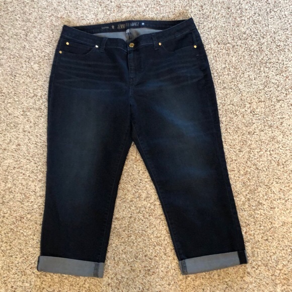 Jennifer Lopez Dark Wash Capri Jeans - Picture 2 of 6